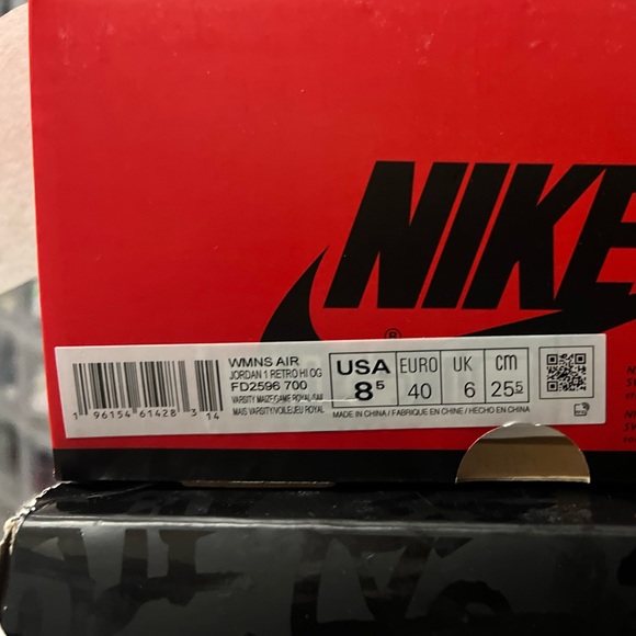 NWT Nike Womens Jordan 1 Hi Retro; Game Royal/Yellow, Sz 8.5 - Picture 3 of 3